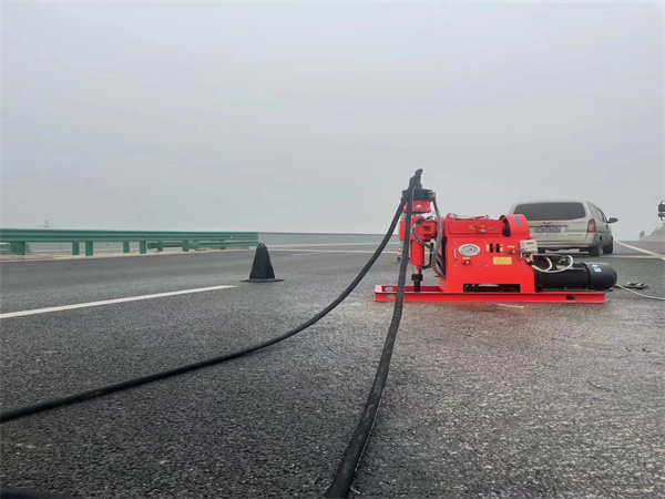 武乡马路路基路面开裂下沉注浆加固灌浆